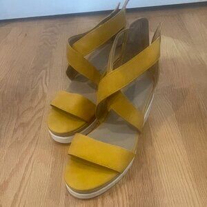 NEW/NEVER WORN: Naturalizer SOUL Goodtimes - Color: YELLOW - 11W
